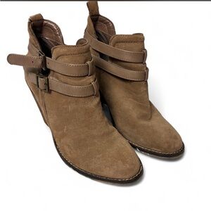 NINE WEST- Brown suede ankle boots- Size: 6 1/2M